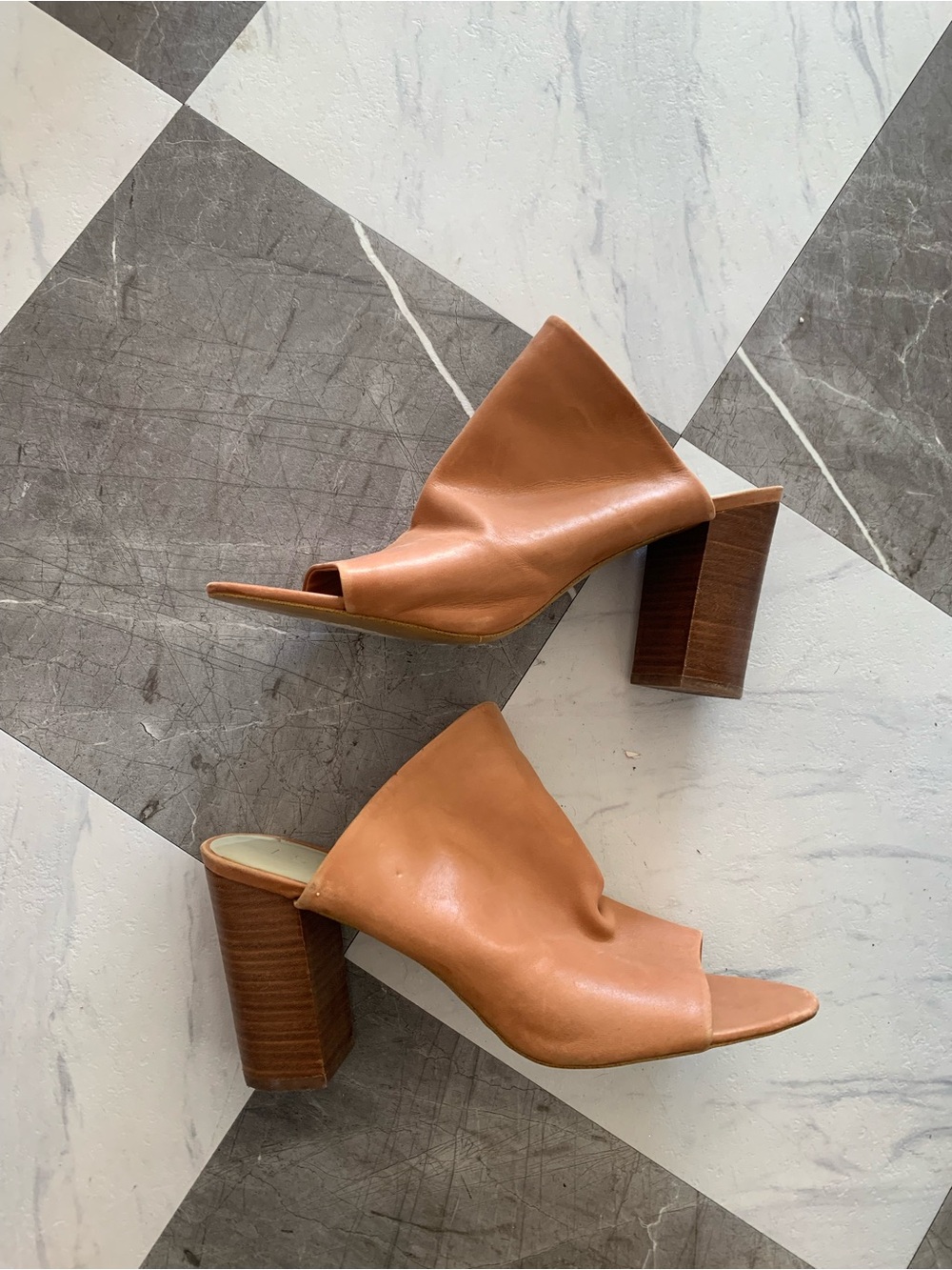 Women’s Open-Toe Block Heel Mule in Cognac